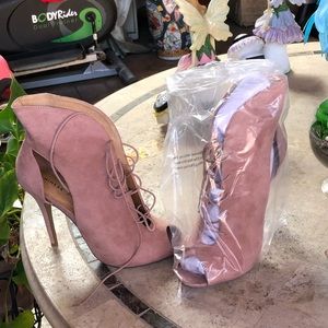 Chinese laundry Julius booties rose color